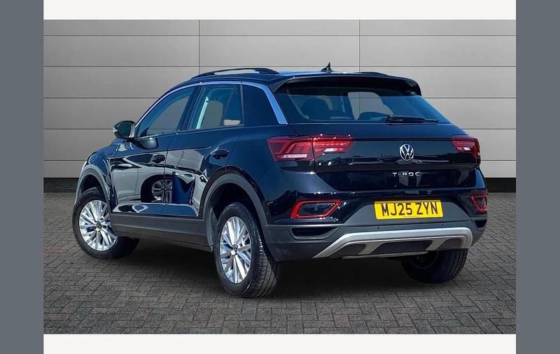 Used VW T-Roc Life 150 HP (110 kW) 2025 Black SUV