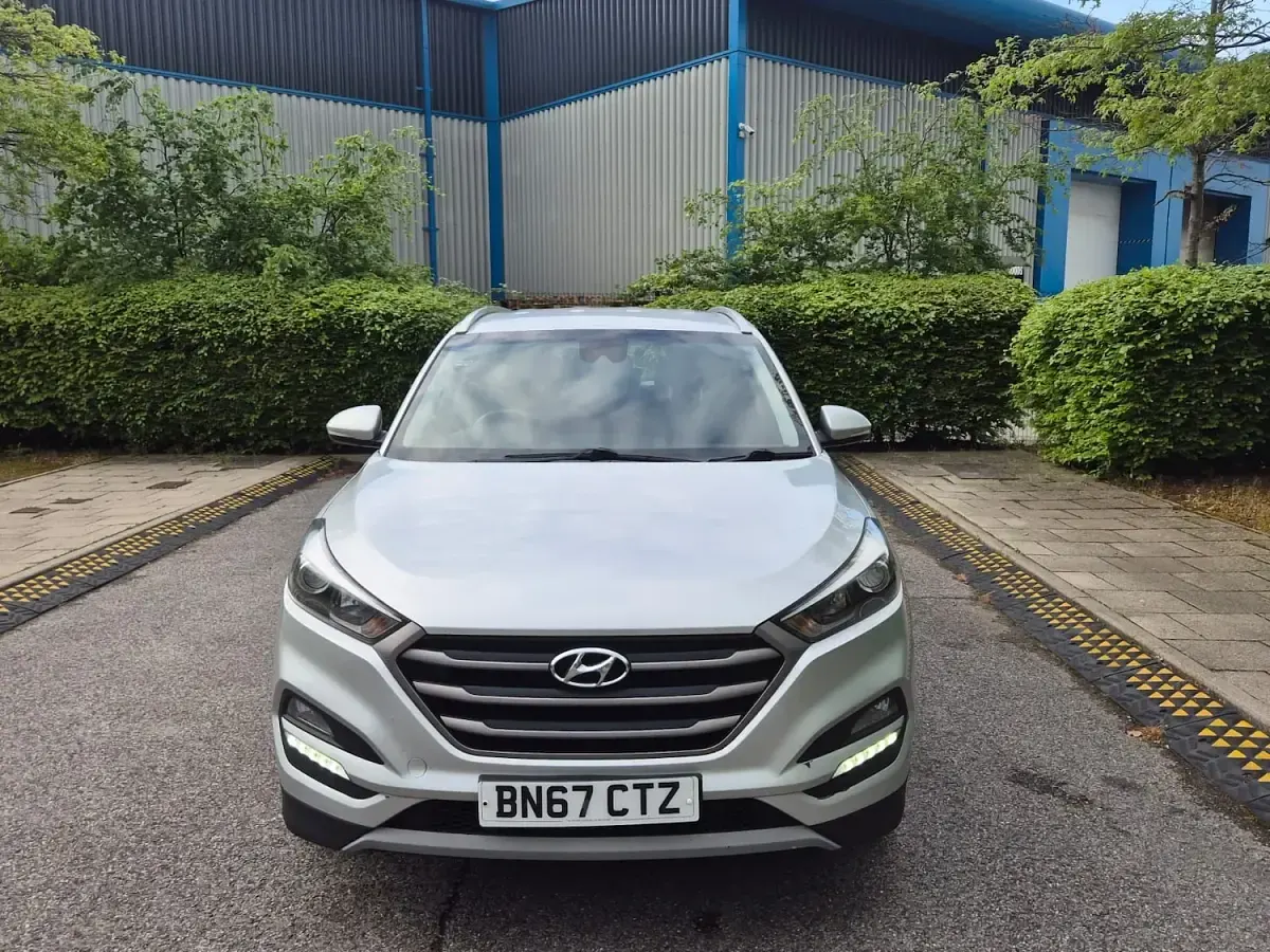 Used Hyundai Tucson SE 116 HP (85 kW) 2017 Silver SUV