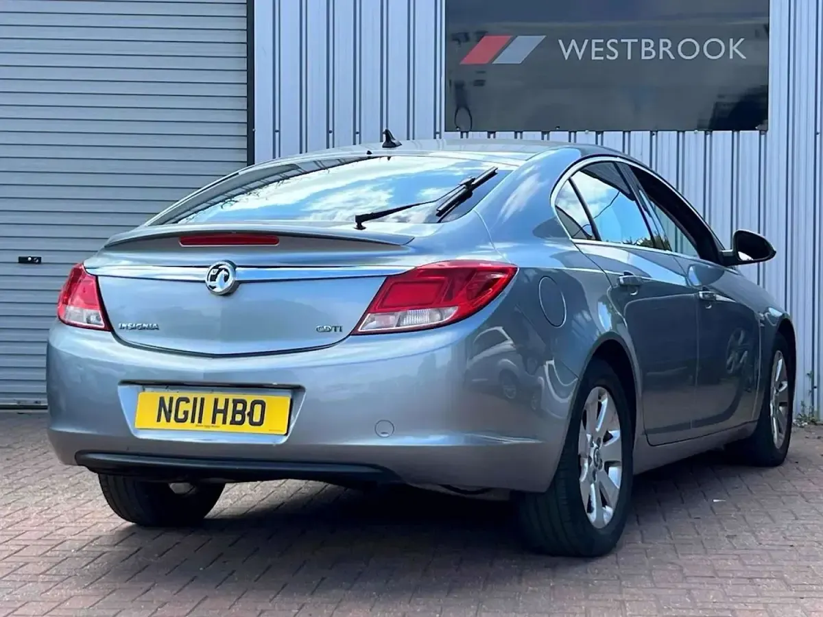 Used Vauxhall Insignia SRi 2011 Silver Hatchback
