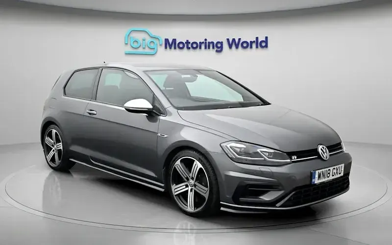 Begagnad VW Golf VII R 310 HK (228 kW) 2018 Grå Halvkombi
