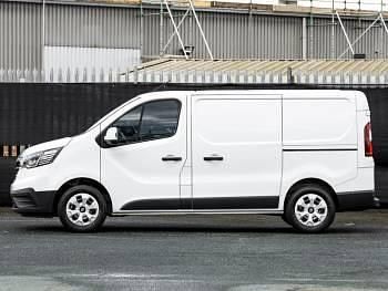 New Renault Trafic 2025 Solid  glacier white MPV