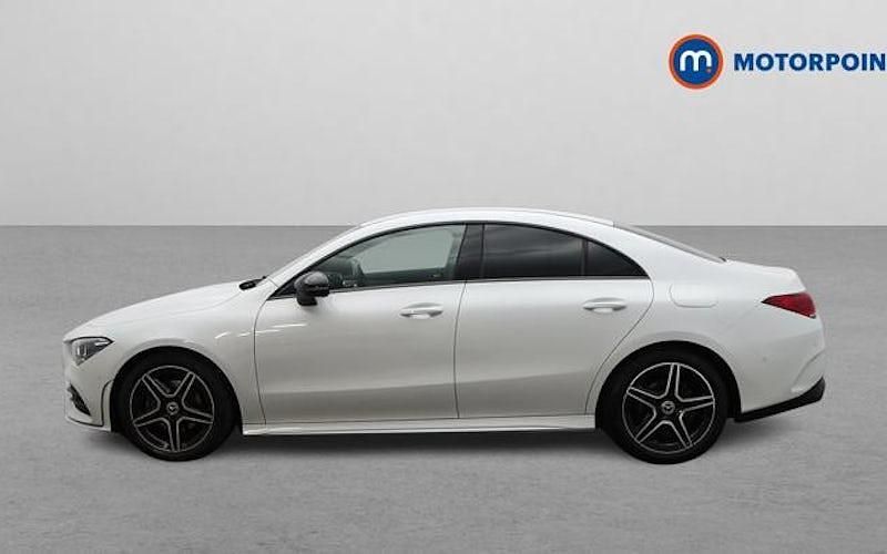 Used Mercedes CLA180 Executive 136 HP (100 kW) 2022 White Sedan