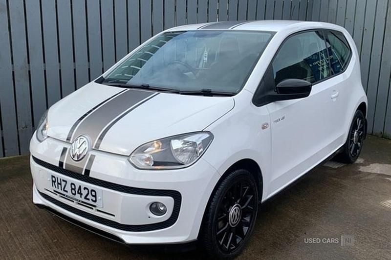 Used VW up! 75 HP (55 kW) 2014 White Hatchback