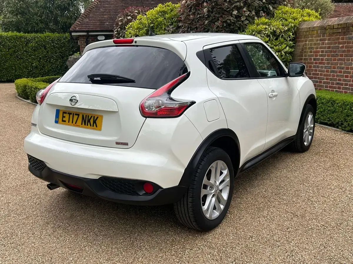 Used Nissan Juke N-Connecta 115 HP (84 kW) 2017 White SUV