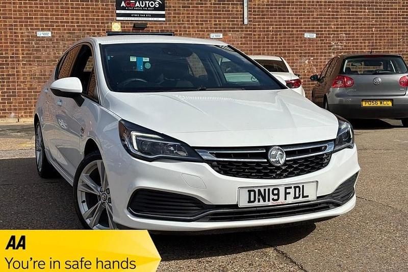 White Used 2019 Vauxhall Astra SRi Hatchback | £7,195 (Good price) - Image 1/1