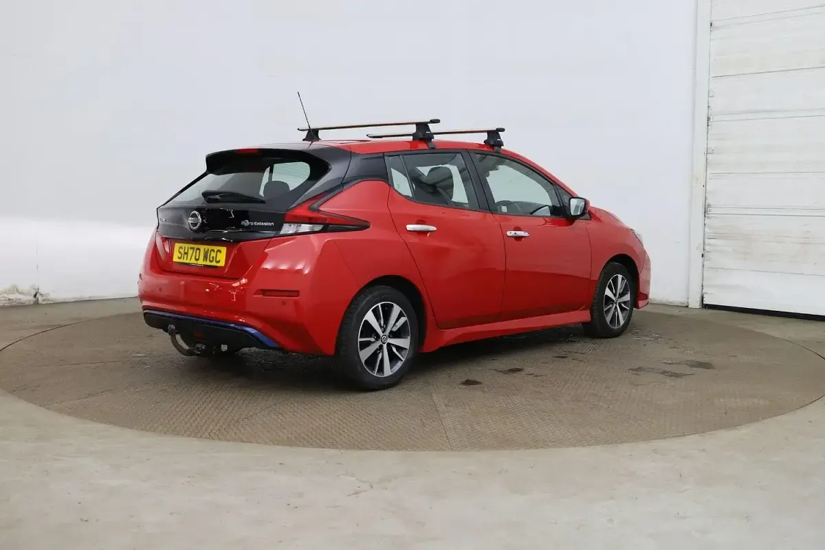 Used Nissan Leaf Acenta 110 kW (150 HP) 2020 Red Hatchback