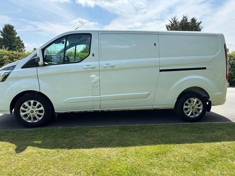 Used Ford Transit Custom Limited 130 HP (95 kW) 2023 White Van