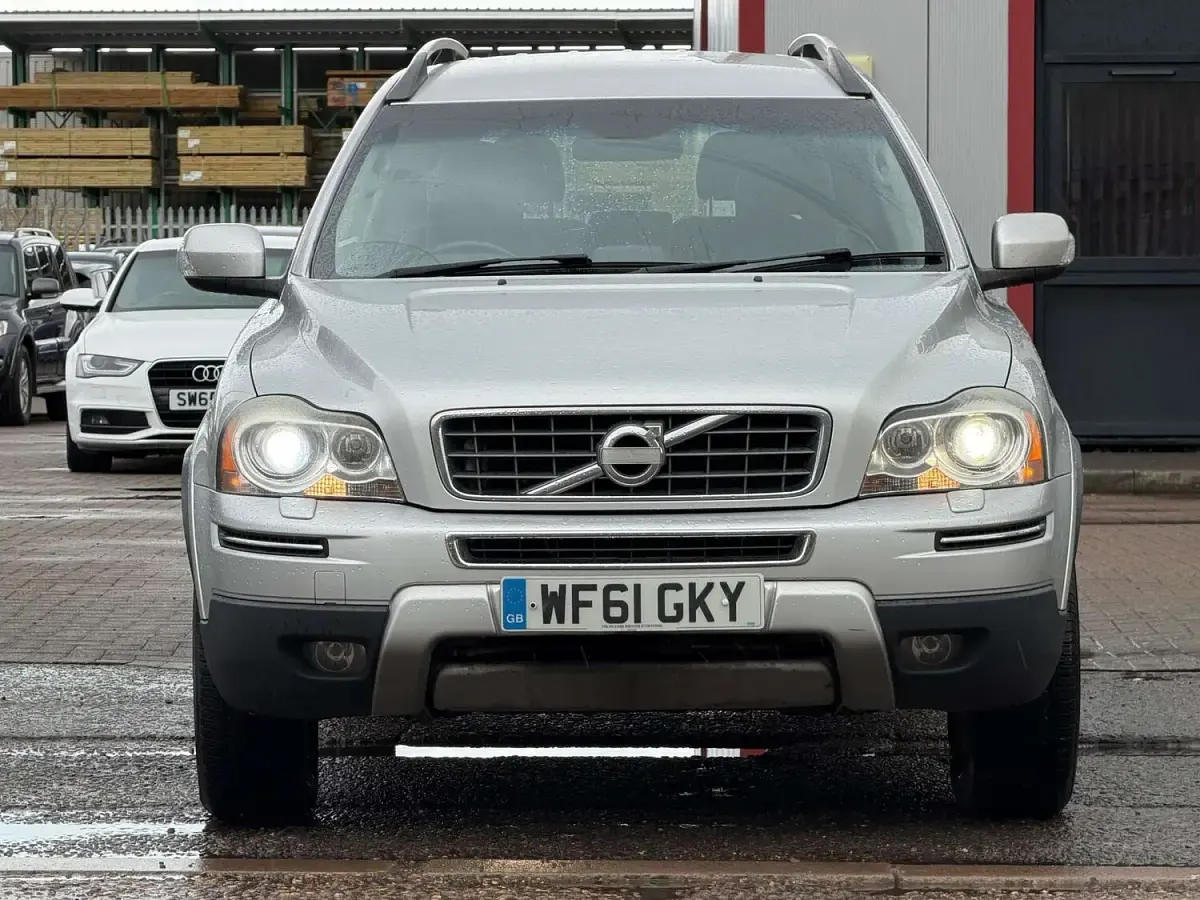 Used Volvo XC90 SE 200 HP (147 kW) 2011 Silver SUV