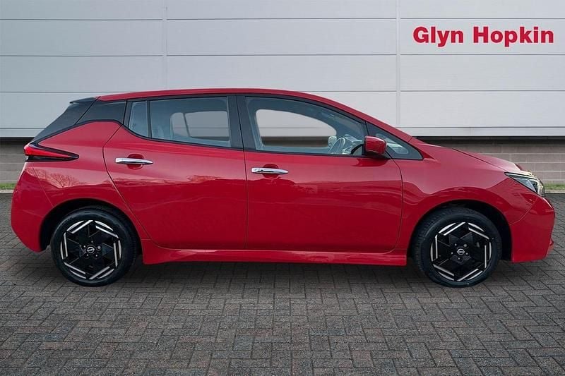 Used Nissan Leaf Acenta 110 kW (150 HP) 2022 Red Hatchback