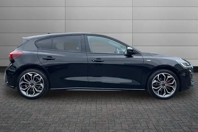 Used Ford Focus ST-Line X 153 HP (112 kW) 2025 Black Hatchback