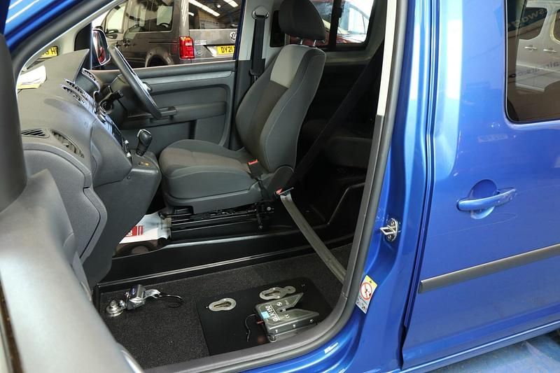Blue Used 2013 VW Caddy MPV | £13,450 - Image 1/4