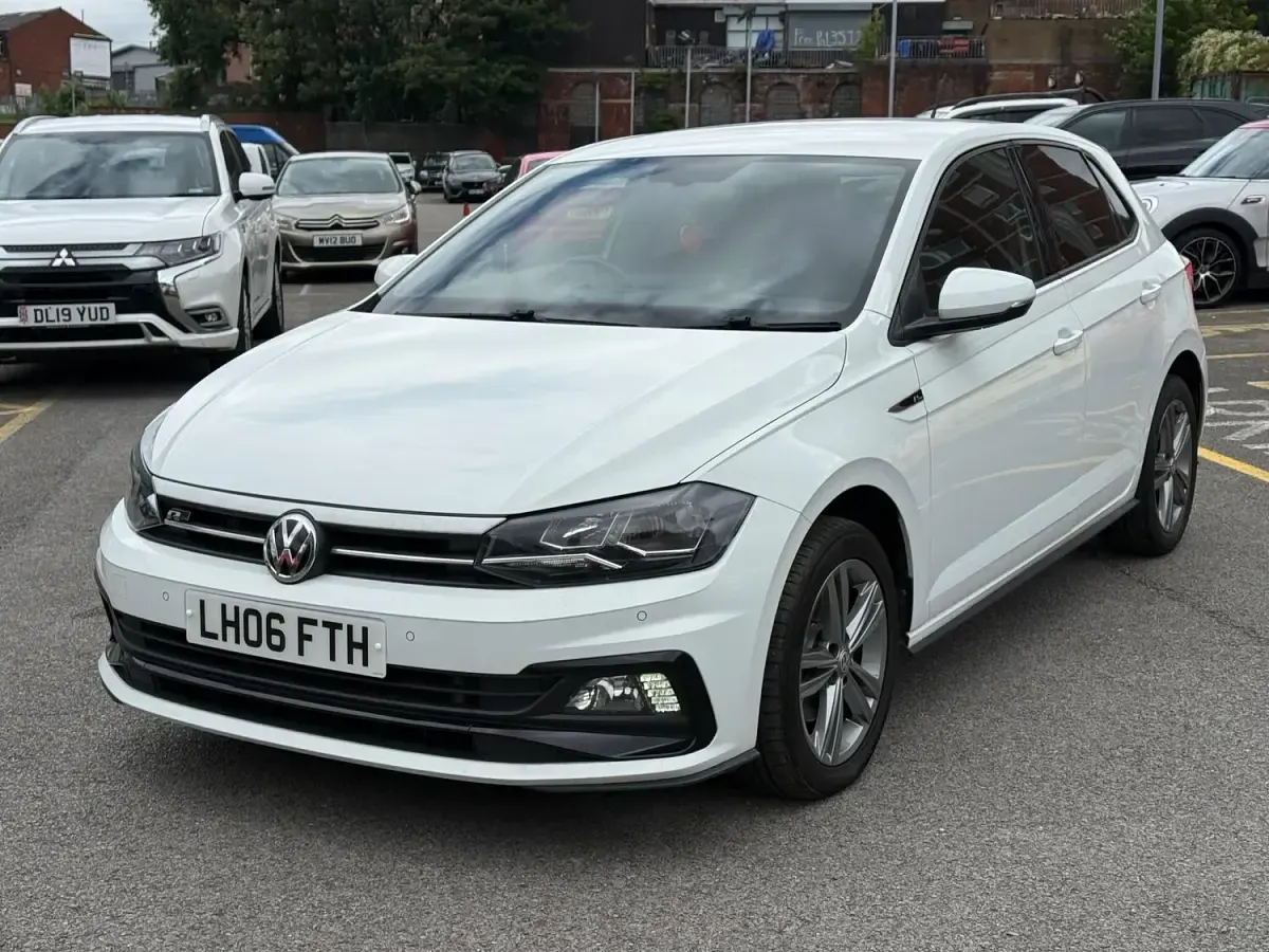 Used VW Polo R-line 115 HP (84 kW) 2019 White Hatchback