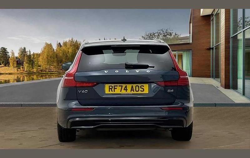 Used Volvo V60 Plus 194 HP (142 kW) 2025 Blue Estate