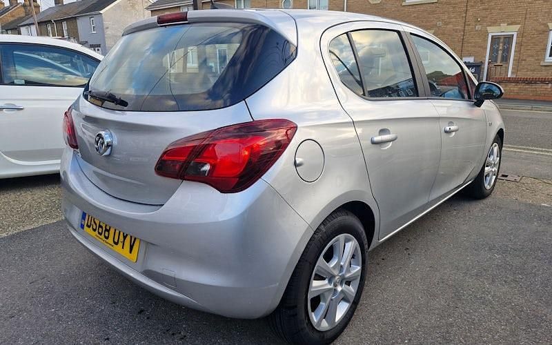 Used Vauxhall Corsa Design Edition 90 HP (66 kW) 2017 Silver Hatchback
