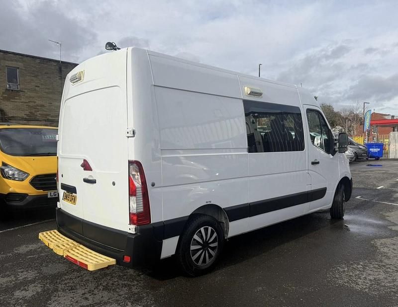 Used Vauxhall Movano 130 HP (95 kW) 2019 White MPV