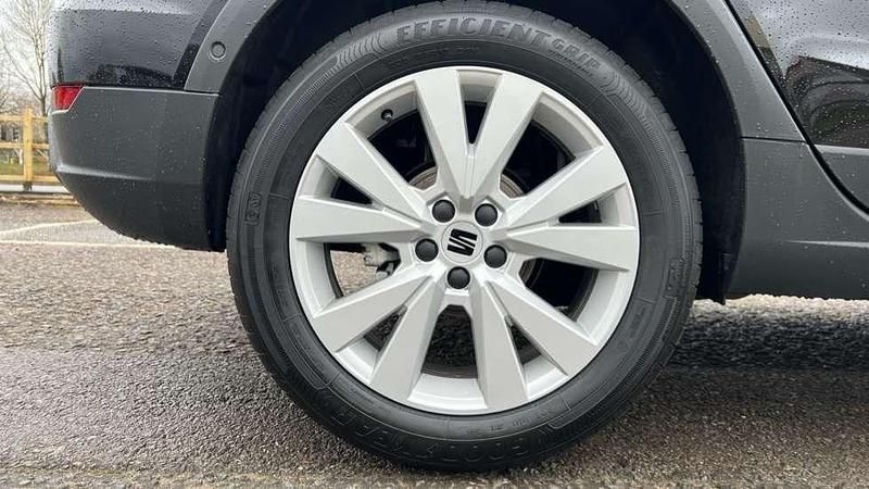 New Seat Arona FR First Edition 115 HP (84 kW) 2025 Metallic  midnight black SUV