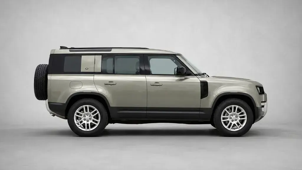 Used Land Rover Defender SE 250 HP (183 kW) 2024 Green SUV