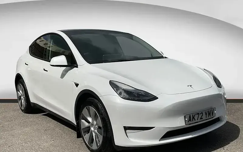 Begagnad Tesla Model Y Long Range AWD 286 kW (389 HK) 2025 SUV
