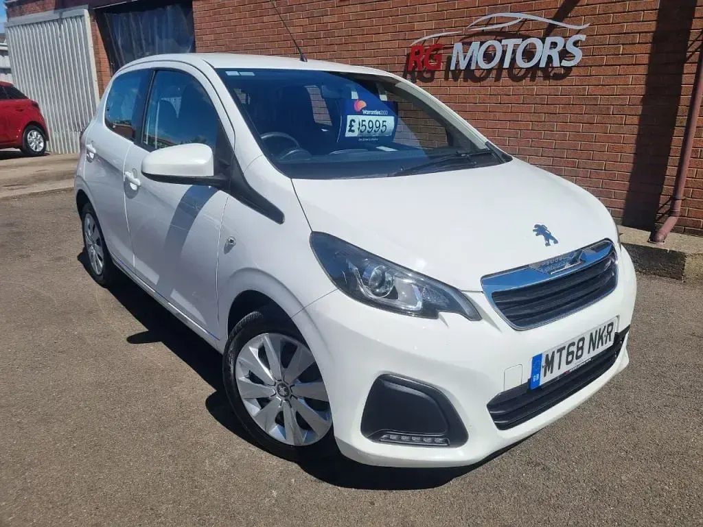 Used Peugeot 108 Active 72 HP (52 kW) 2018 White Hatchback
