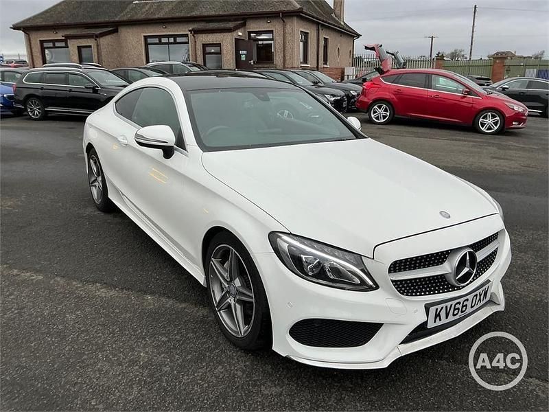 Used Mercedes C220 AMG line 170 HP (125 kW) 2016 White Coupe