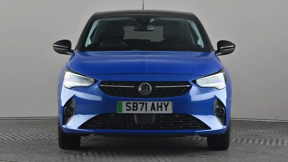 Begagnad Vauxhall Corsa-e Elite 100 kW (136 HK) 2021 Blå Halvkombi
