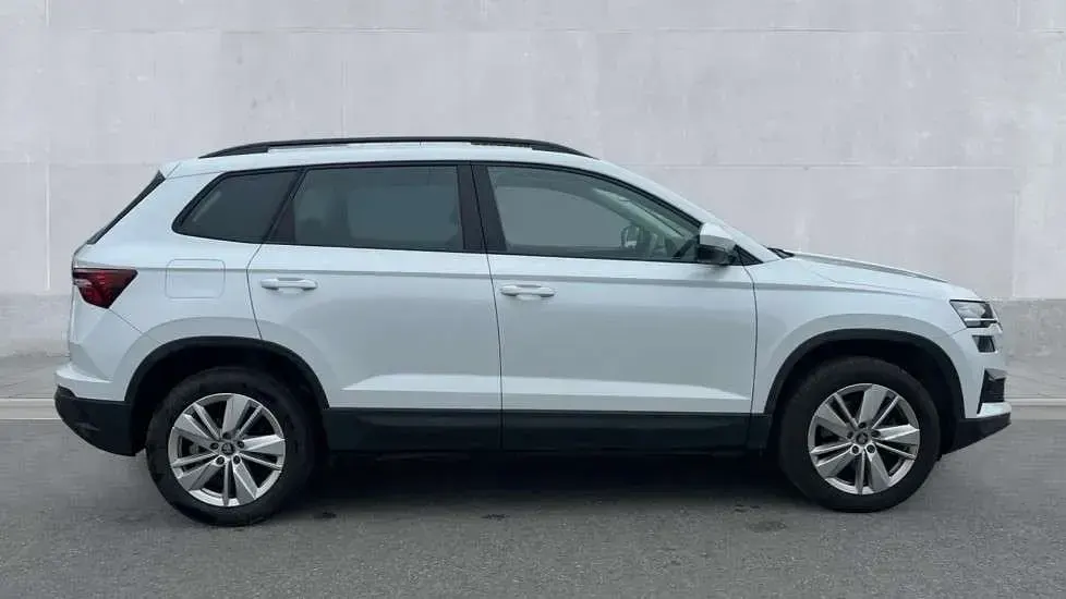 Used Skoda Karoq SE 150 HP (110 kW) 2025 Moon white metallic SUV
