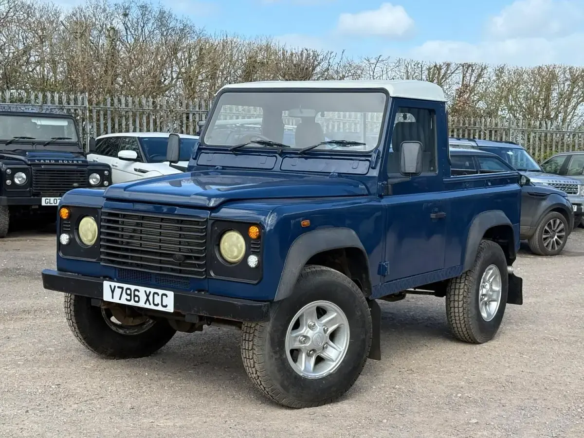 Used Land Rover Defender 90 HP (66 kW) 2001 Blue Pickup