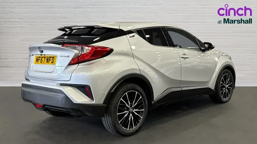 Używany Toyota C-HR 122 KM (89 kW) 2017 Srebrny SUV