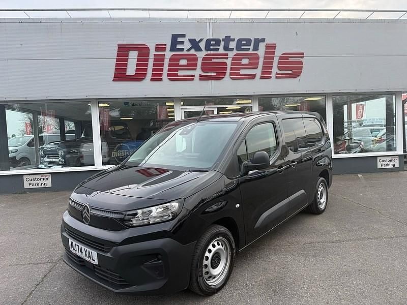 Used Citroën Berlingo 100 HP (73 kW) 2024 Black MPV