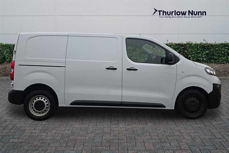Used Vauxhall Vivaro S 100 HP (73 kW) 2023 White MPV