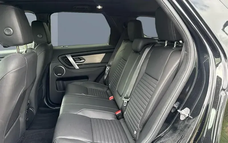 Used Land Rover Discovery 5 SE Dynamic 269 HP (197 kW) 2024 SUV