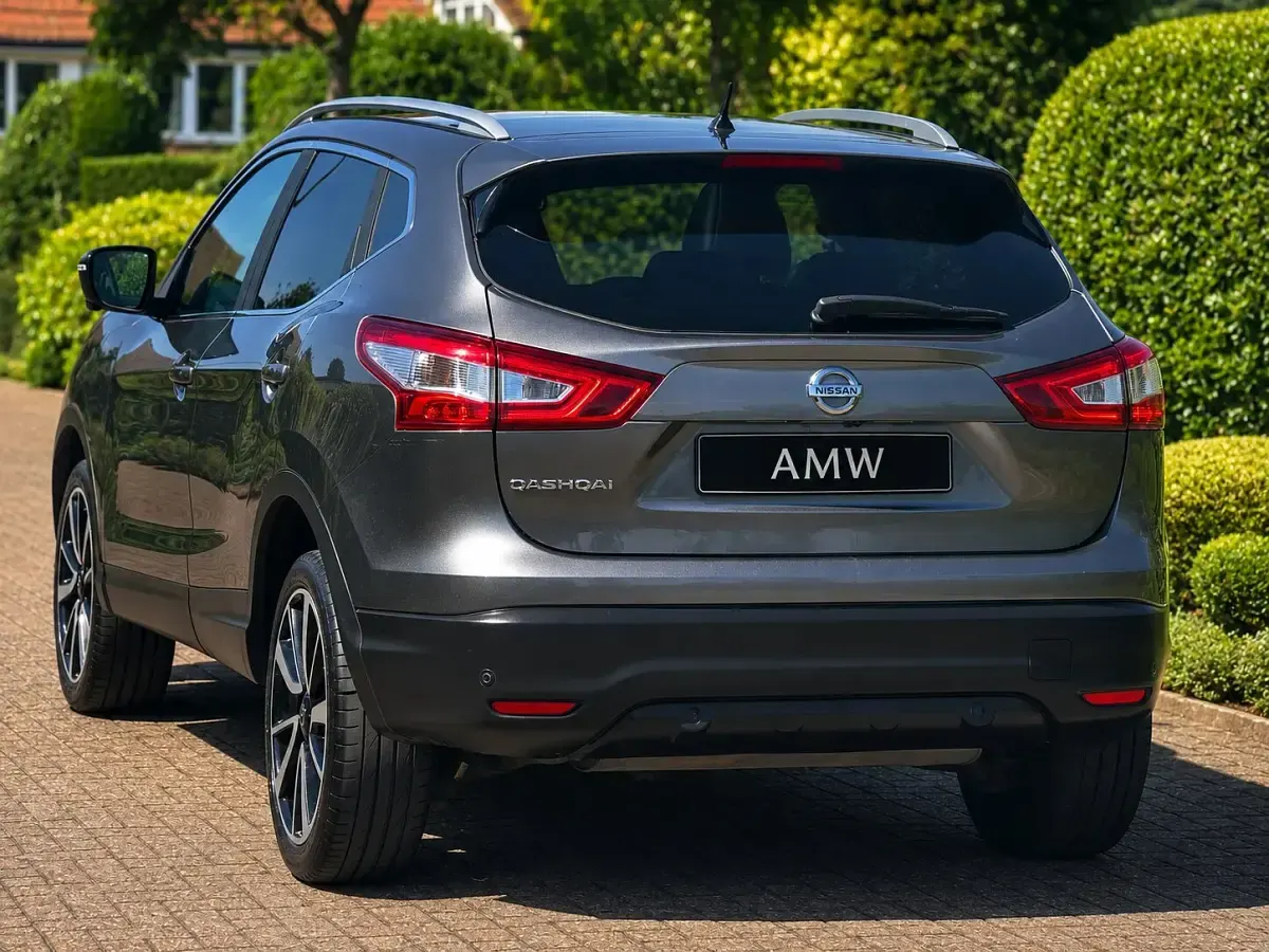 Used Nissan Qashqai Tekna 163 HP (119 kW) 2016 Grey SUV