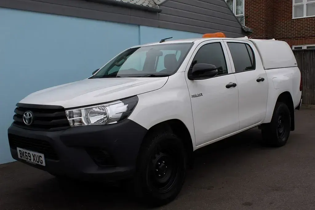 Używany Toyota HiLux Active 150 KM (110 kW) 2019 Biały Pickup