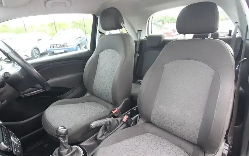 Used Vauxhall Adam Glam 87 HP (63 kW) 2018 White Hatchback