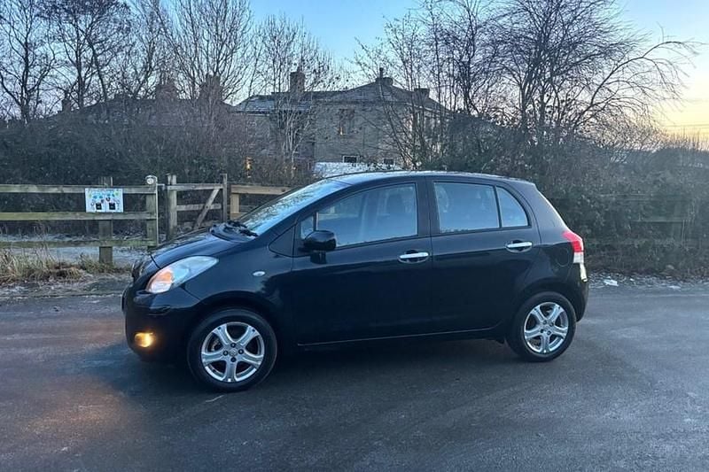 Used Toyota Yaris 2010 Black Hatchback
