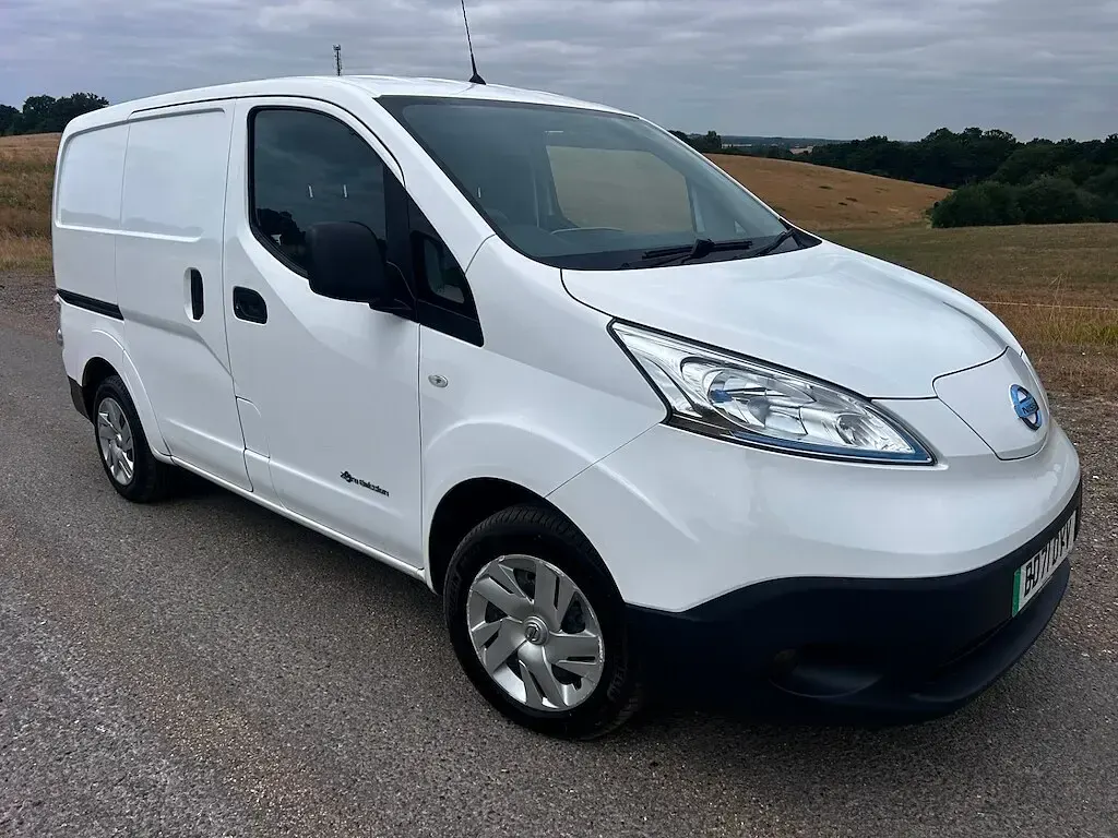 Used Nissan e-NV200 Acenta 80 kW (109 HP) 2021 White MPV