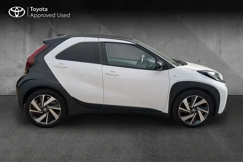 Used Toyota Aygo X 72 HP (52 kW) 2023 White SUV