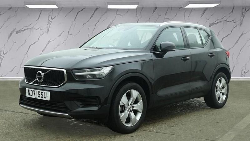 Used Volvo XC40 Momentum 163 HP (119 kW) 2021 Black SUV
