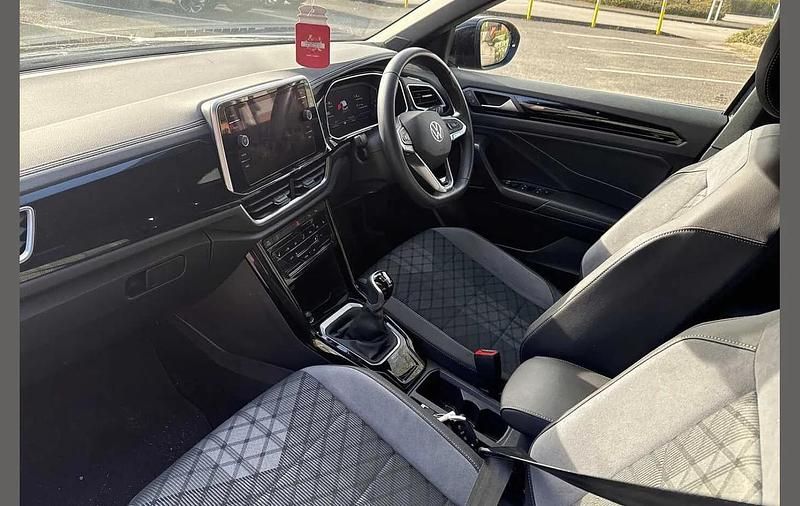 Usado VW T-Roc R-line 150 HP (110 kW) 2024 Preto SUV