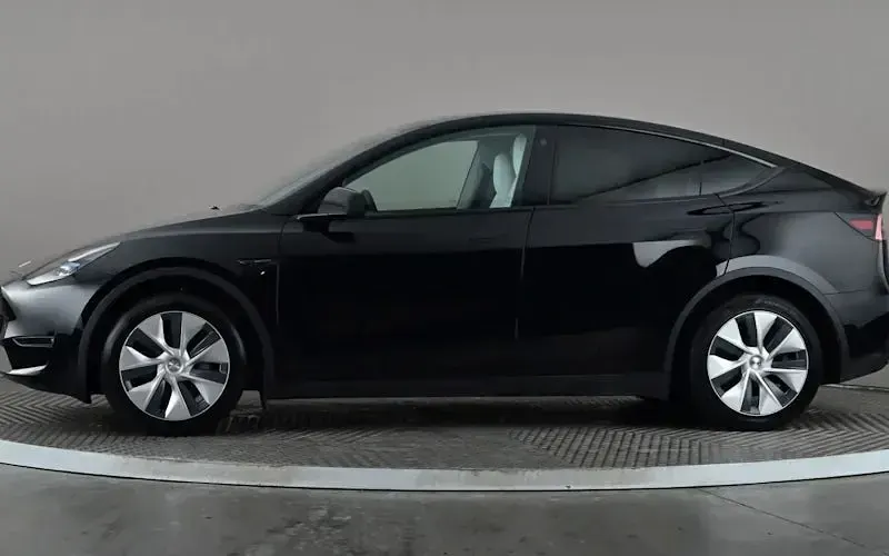Used Tesla Model Y Long Range AWD 286 kW (389 HP) 2025 SUV