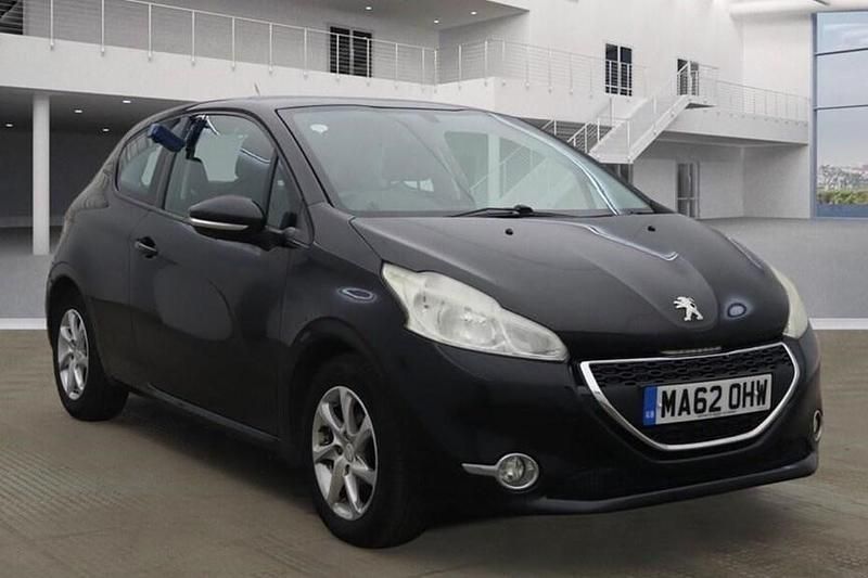 Used Peugeot 208 Active 82 HP (60 kW) 2012 Black Hatchback