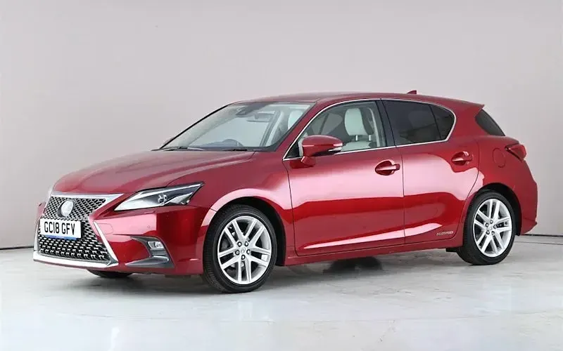 Used Lexus CT200h 136 HP (100 kW) 2018 Red Hatchback