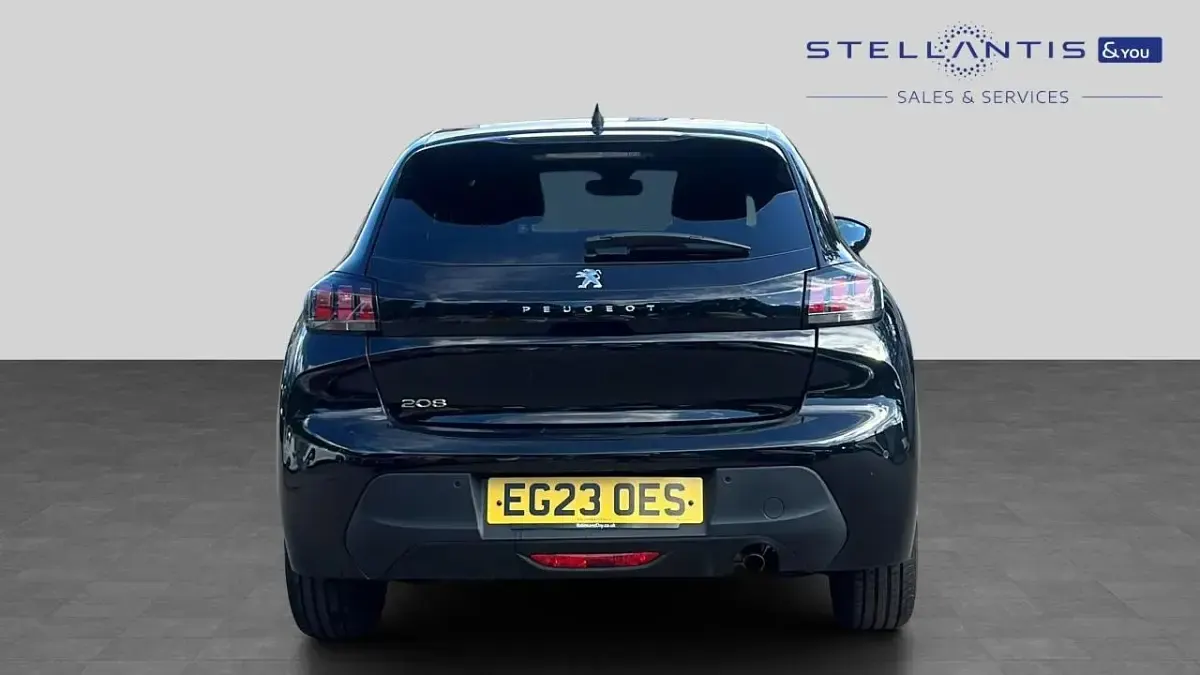 Used Peugeot 208 Active+ 99 HP (72 kW) 2023 Black Hatchback