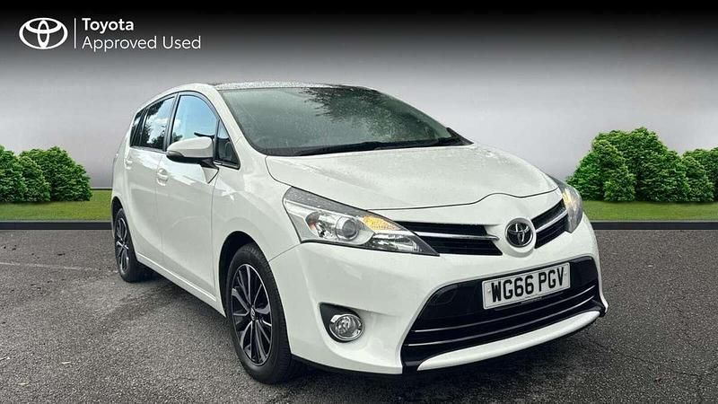 White Used 2017 Toyota Verso Design MPV | £7,691 (Fair price) - Image 1/3
