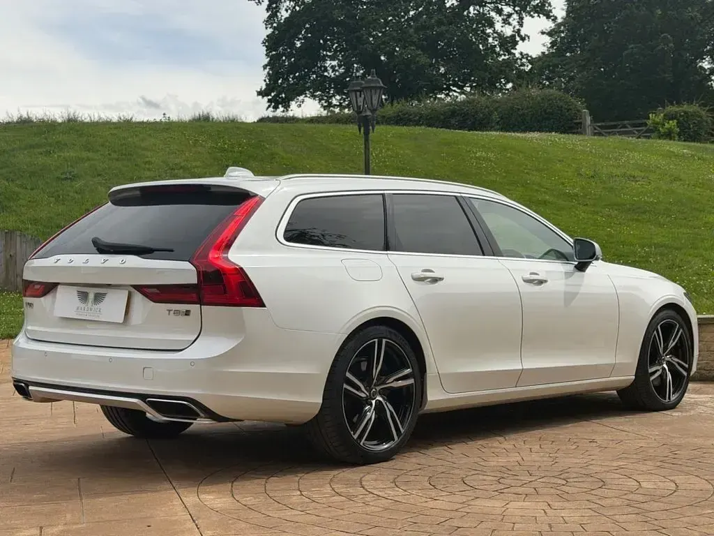 Used Volvo V90 R-Design Pro 2018 White Estate