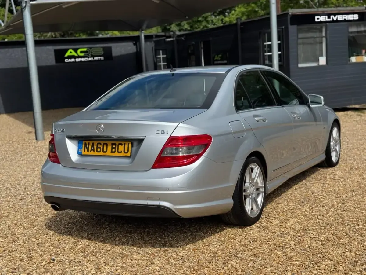 Second-hand Mercedes C200 2010 Argintiu Berlinǎ