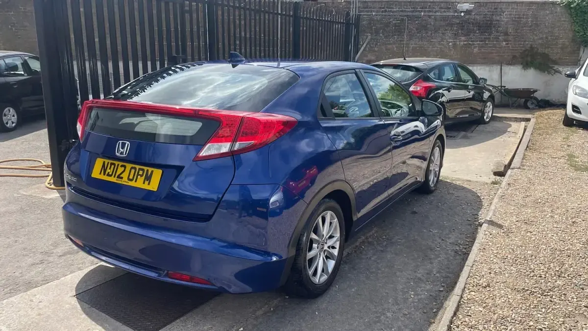 Used Honda Civic ES 150 HP (110 kW) 2012 Blue Hatchback