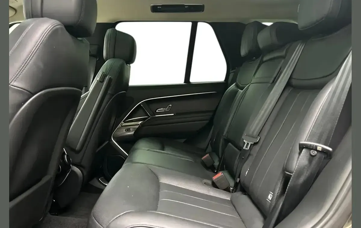 Used Land Rover Range Rover SE 296 HP (217 kW) 2024 Grey SUV