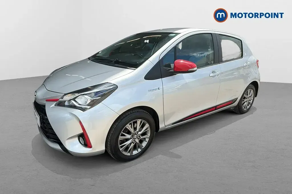 Used Toyota Yaris 101 HP (74 kW) 2020 Silver Hatchback