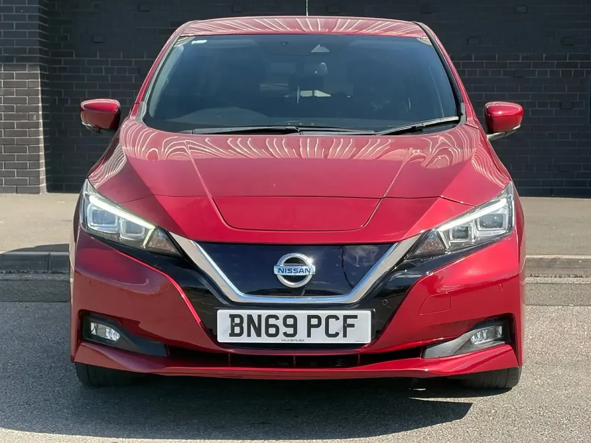 Used Nissan Leaf Tekna 110 kW (150 HP) 2019 Red Hatchback